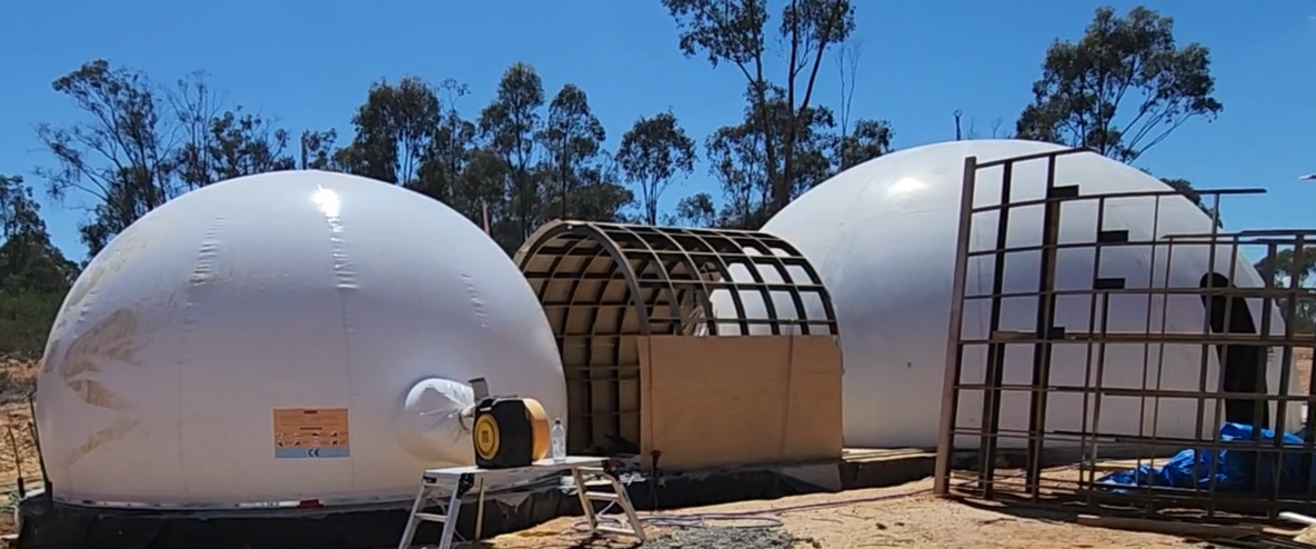 a 5.0m and an 8.0m dome mold